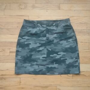 Eddie Bauer Adventurer 2.0 Skort in Camo Women's Size 4 Green Camo